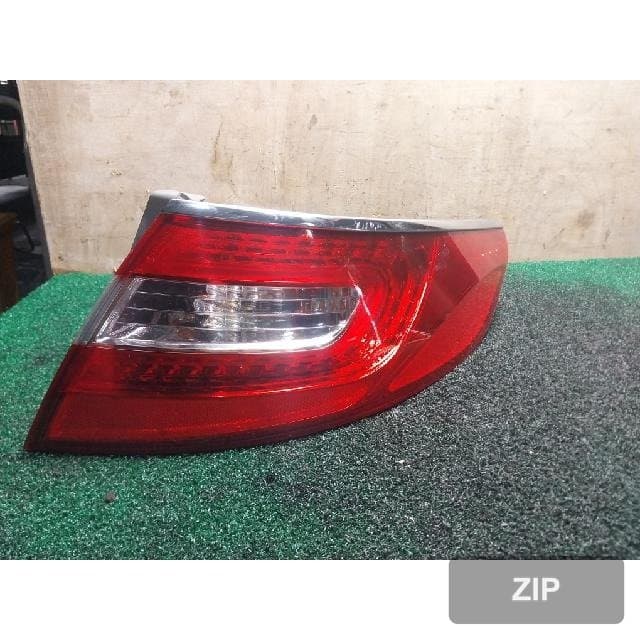 Hyundai Grandeur HG 2014 — задний фонарь правый 92404-3V0