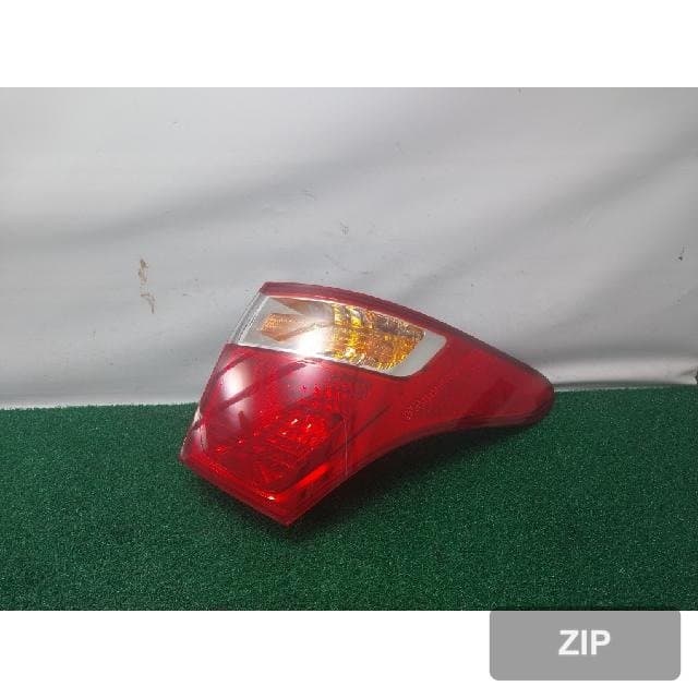 Hyundai Veracruz 2009 — задний фонарь правый (пассажирский) 924023J000