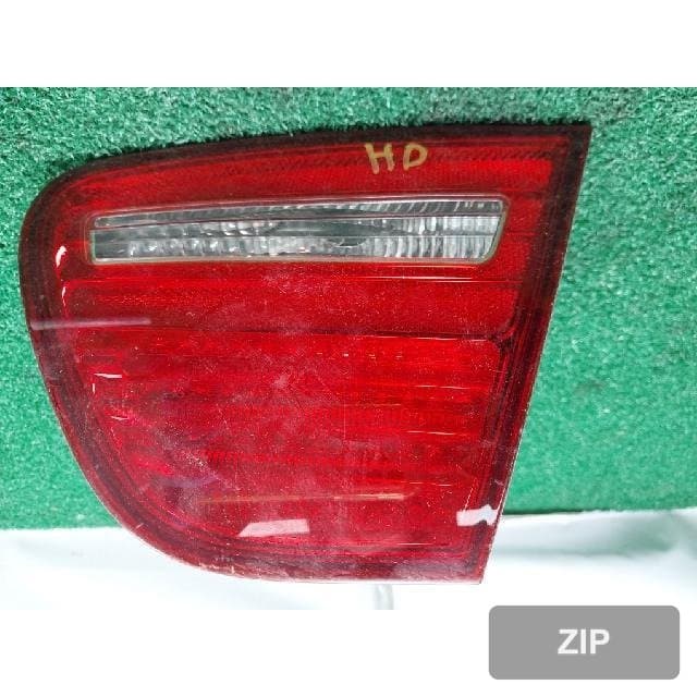 Hyundai Avante HD 2009 — накладка крышки багажника правая с фонарём 92404-2H0