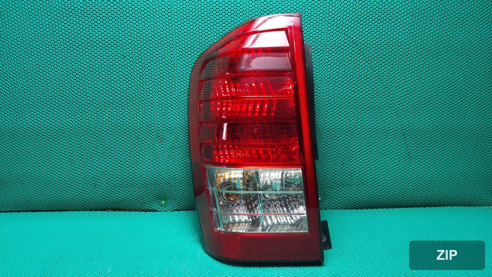 Kia Grand Carnival 2008 — задний фонарь левый (водительский) 924014J0