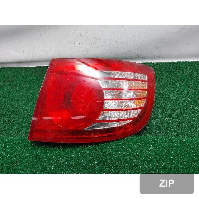Hyundai Avante XD 5DR 1.6 VVT Sport 2006 — задний фонарь правый