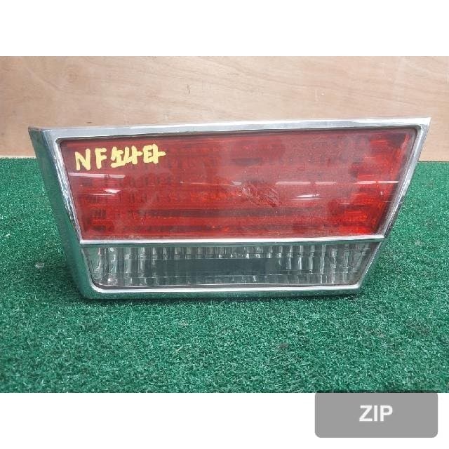 Hyundai NF Sonata Transform 2008 — накладка крышки багажника правая