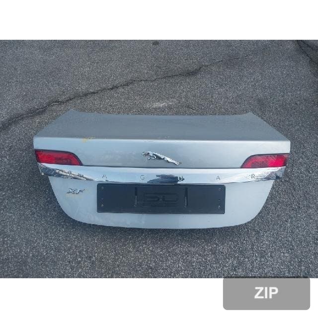 Jaguar XF 3.0 Diesel 2010 — крышка багажника 8X2340110AC
