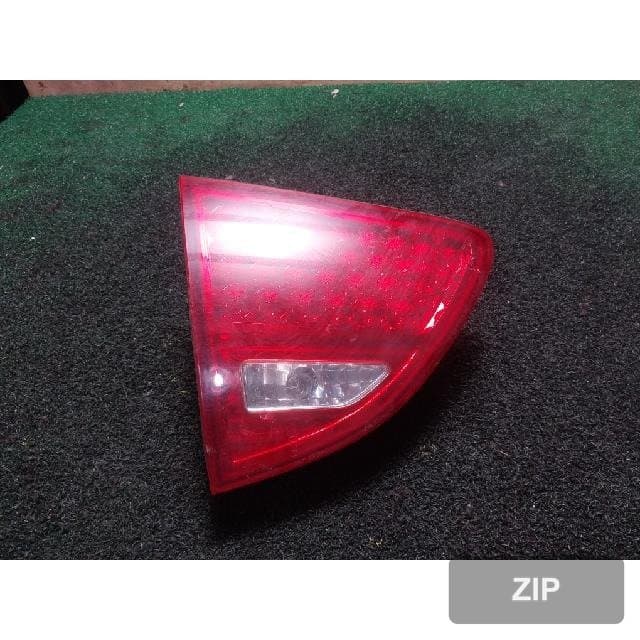 Hyundai Veracruz 2010 — накладка крышки багажника левая 9240-3J1