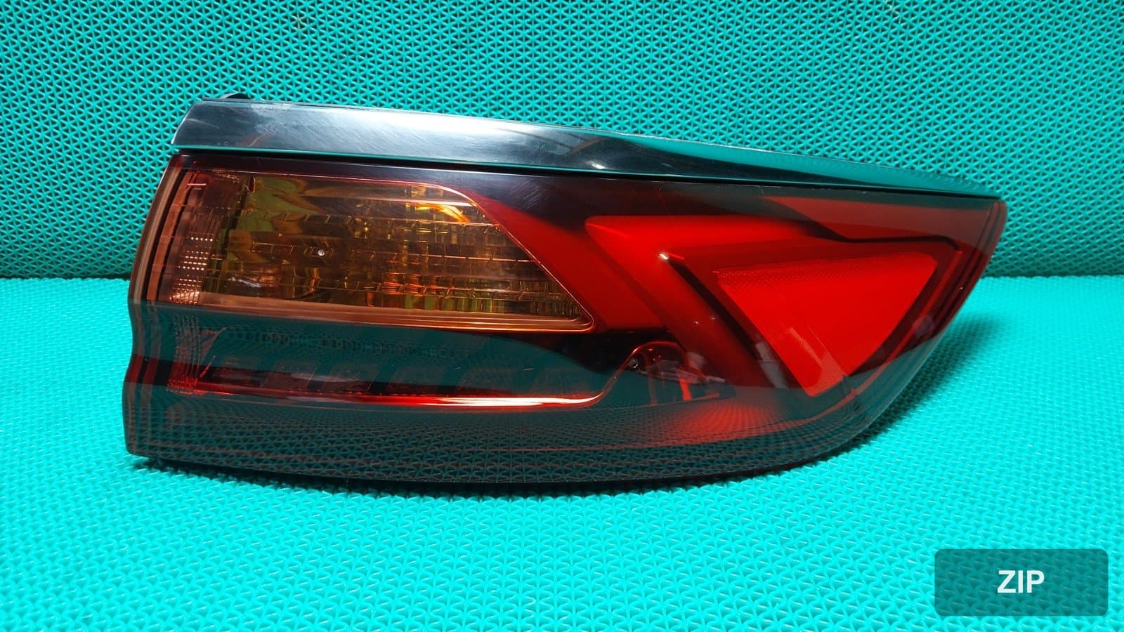 Kia K7 2017 — задний фонарь правый 92402F6