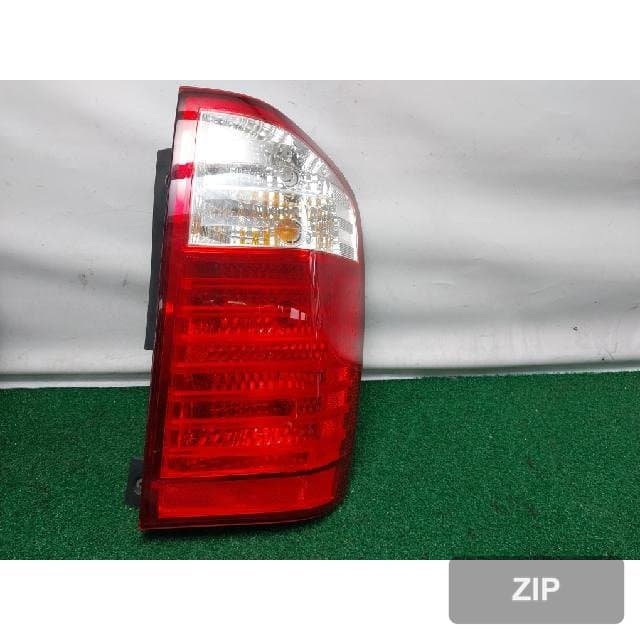 Kia Grand Carnival 2007 — задний фонарь правый 924-4D0