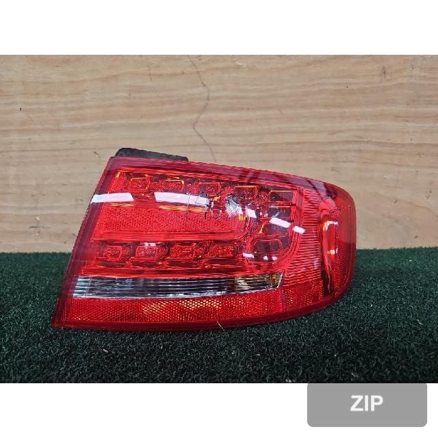 Audi A4 2010 — задний фонарь 8K5945096K