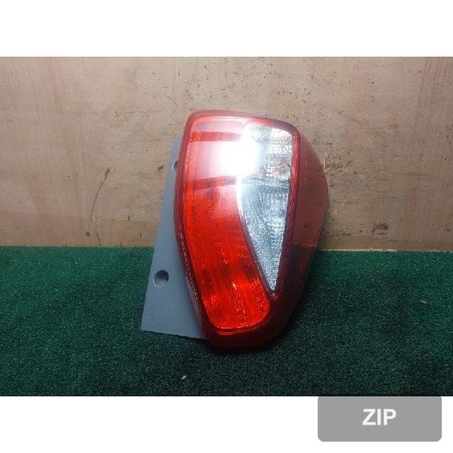Kia Ray 2014 — задний фонарь правый 92402-A30