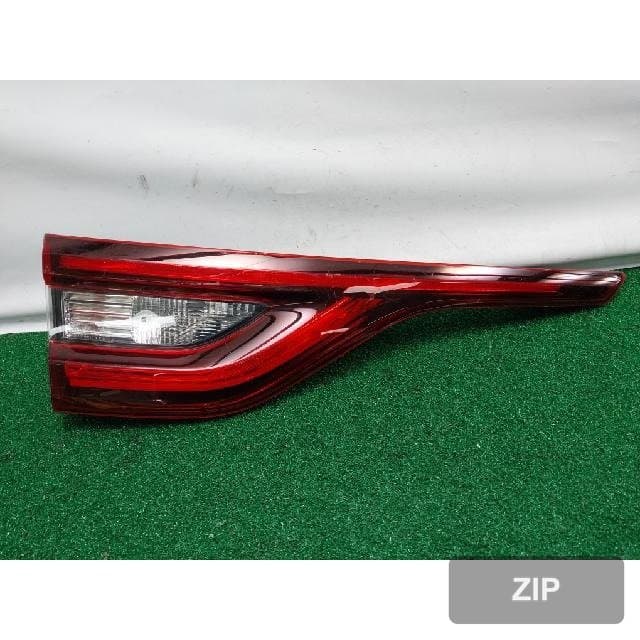 Renault Samsung QM6 2016 — накладка крышки багажника левая 26555-0524R