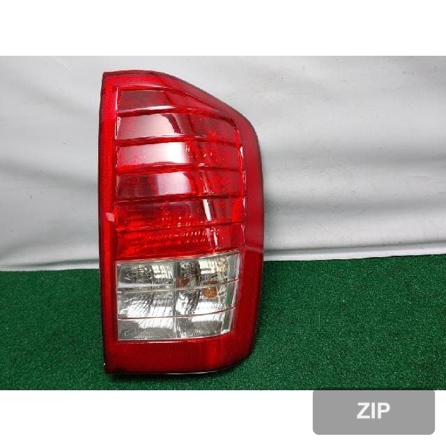 Kia Grand Carnival 2010 — задний фонарь правый 924-4JO