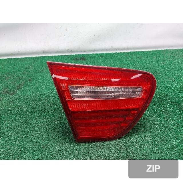 Hyundai Avante HD 2009 — накладка крышки багажника левая