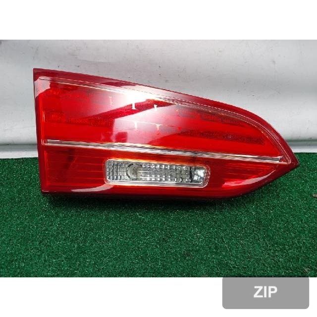 Hyundai Santa Fe DM 2014 — накладка крышки багажника с фонарём 924052W100