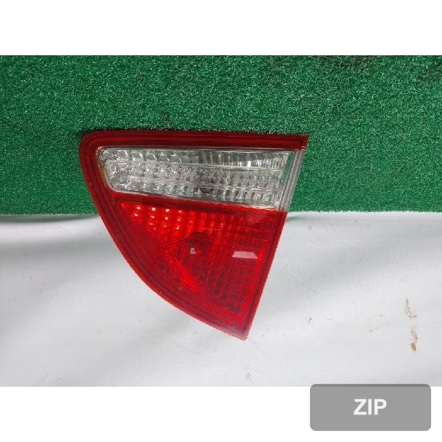Hyundai Veracruz 2007 — накладка крышки багажника правая 92406-3J000