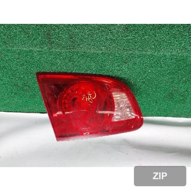 Hyundai Santa Fe CM 2008 — накладка крышки багажника левая