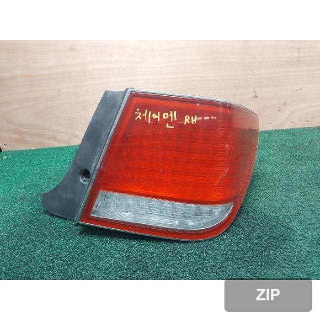 KG모빌리티(쌍용) Torres 2008 — задний фонарь правый