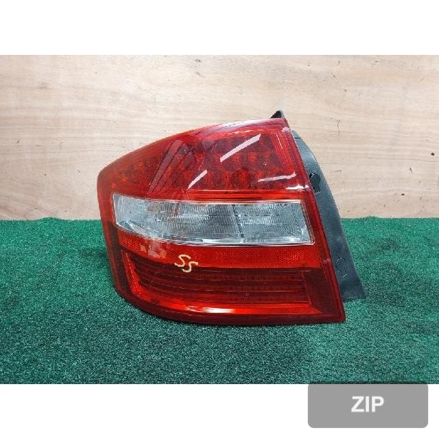 KG모빌리티 Torres W 2008 — фонарь задний левый 83601-140