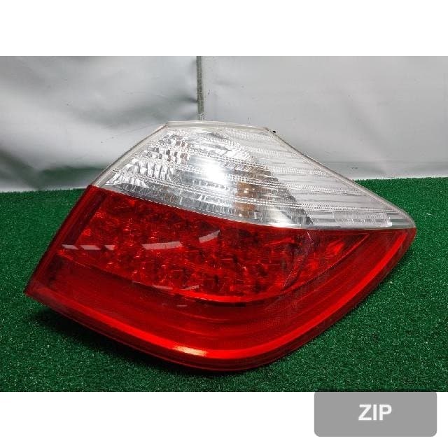 Hyundai Genesis 2010 — задний фонарь правый