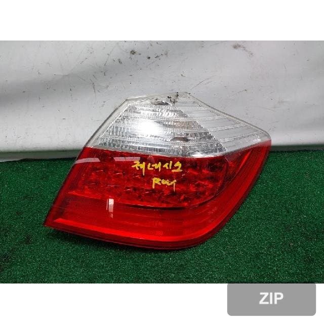 Hyundai Genesis 2009 — задний фонарь правый 92402-3M0