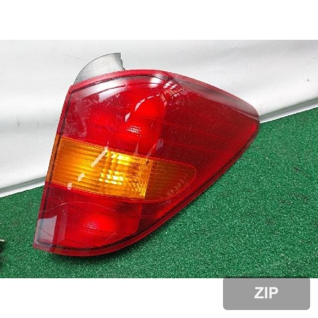KG모빌리티 Rodius 2009 — задний фонарь правый 83602-21