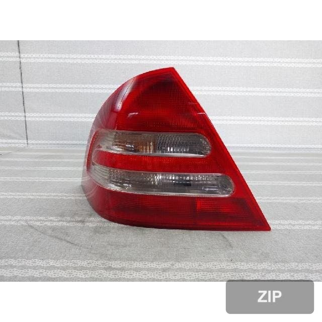 Mercedes-Benz C200 2002 — задний фонарь левый