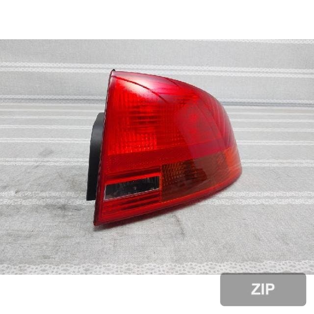 Audi A4 2006 — задний фонарь левый