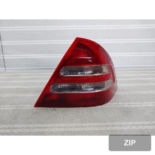 Mercedes-Benz C200 2004 — задний фонарь правый