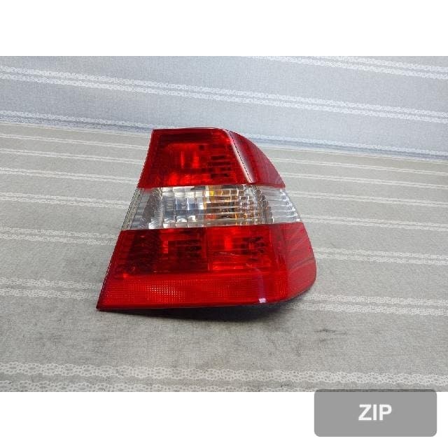 BMW 318i 2002 — задний фонарь правый
