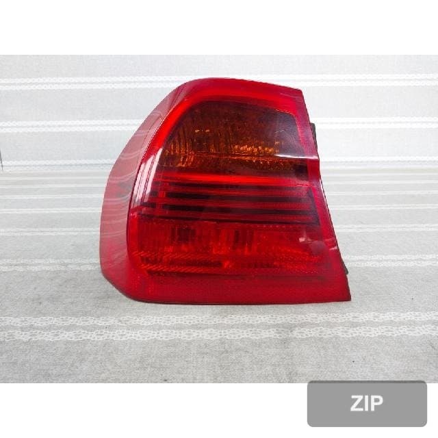 BMW 320i sedan 2005 — задний фонарь левый