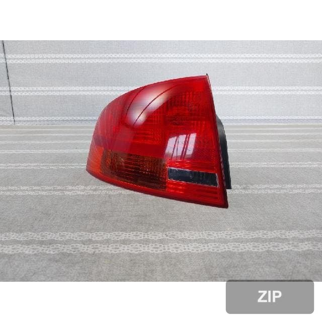 Audi A4 2007 — задний фонарь левый