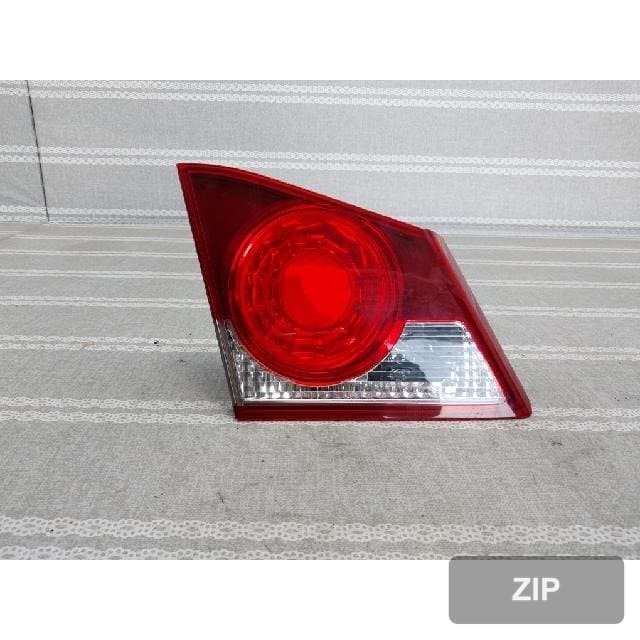 Honda Civic 2008 — накладка крышки багажника левая