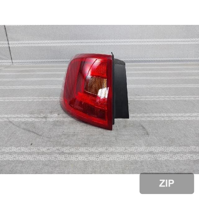 Volkswagen Jetta 2012 — задний фонарь левый