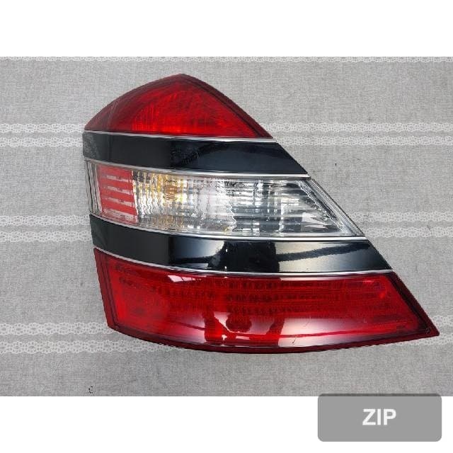 Mercedes-Benz S550L 2008 — задний фонарь левый 2218200364
