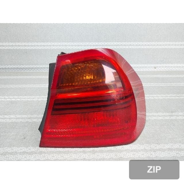 BMW 320i sedan 2005 — задний фонарь правый