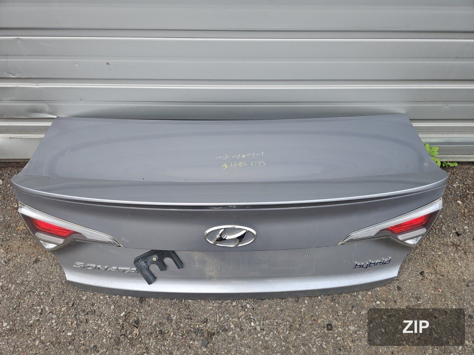 Hyundai LF Sonata Hybrid 2017 — крышка багажника