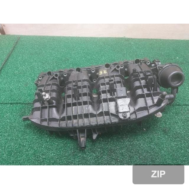 Audi A4 B9 2018 — впускной коллектор 06L133201CM
