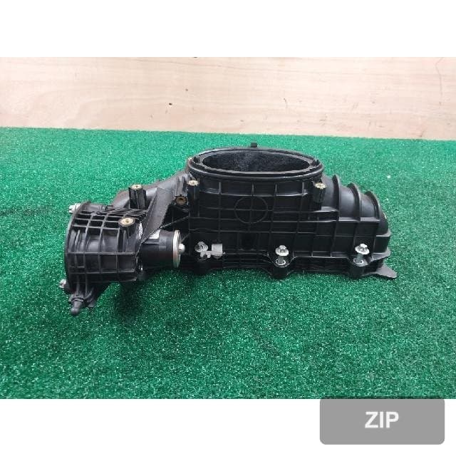 Mercedes-Benz CLA200 2015 — впускной коллектор A 651 090 57 37