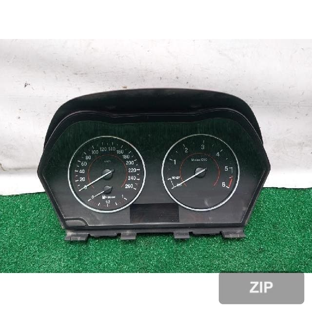 BMW 118d Joy 5door 2015 — панель приборов 176494-11
