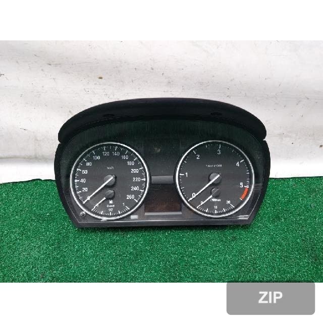 BMW 320d sedan 2011 — панель приборов 9 187 344-01