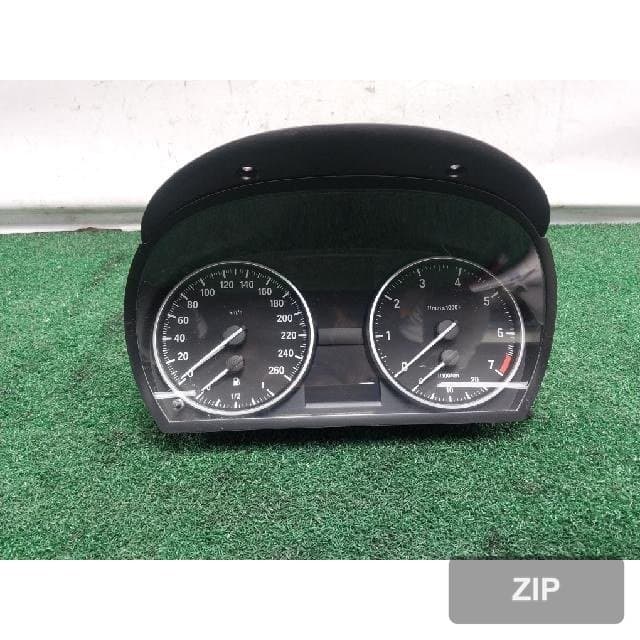 BMW 320i sedan 2008 — панель приборов 9166827-03