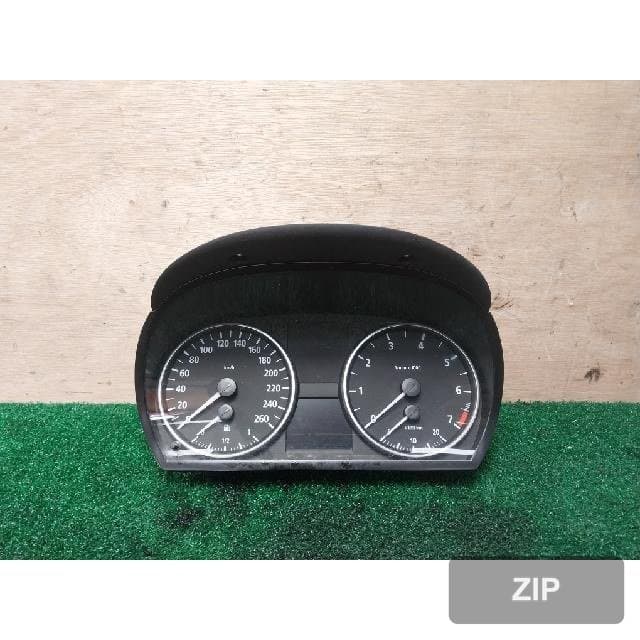 BMW 320i sedan 2006 — приборная панель 6983479-01