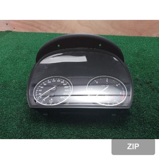 BMW 320d Coupe 2011 — панель приборов 9187344-01