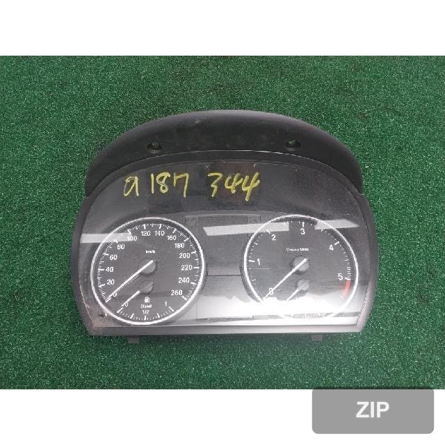 BMW 320d Touring 2010 — приборная панель 9187344-01