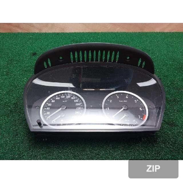 BMW 530i sedan 2005 — панель приборов 6211-6 983 145