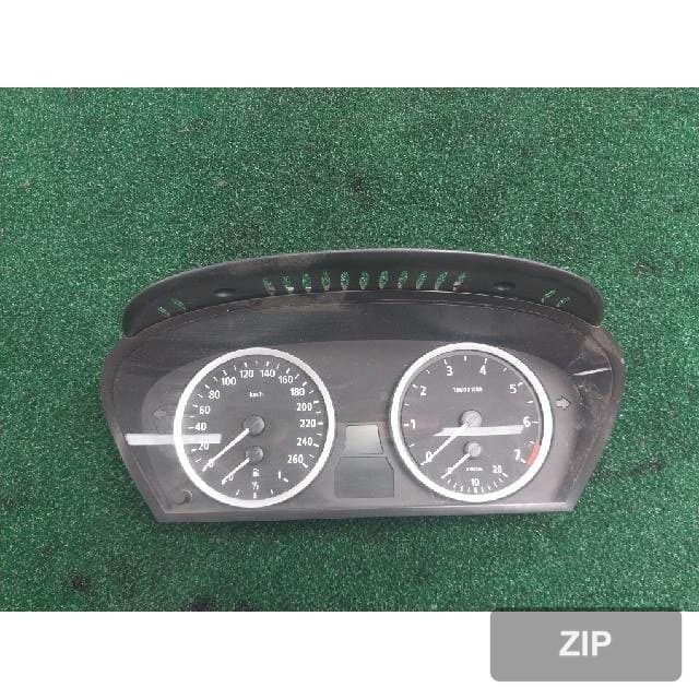 BMW 525i 2004 — панель приборов 6211 6 942 936
