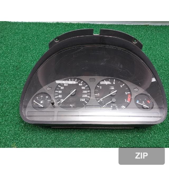 BMW 525i 2001 — панель приборов 6903794