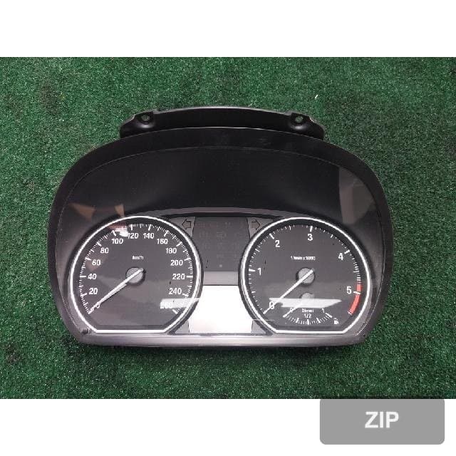 BMW 120d 2010 — панель приборов 9 187 332-01