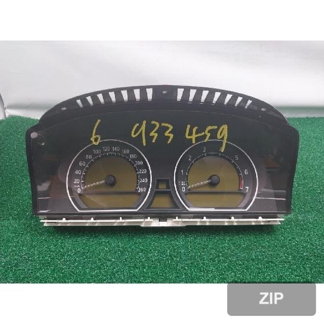 BMW 735Li 2003 — панель приборов