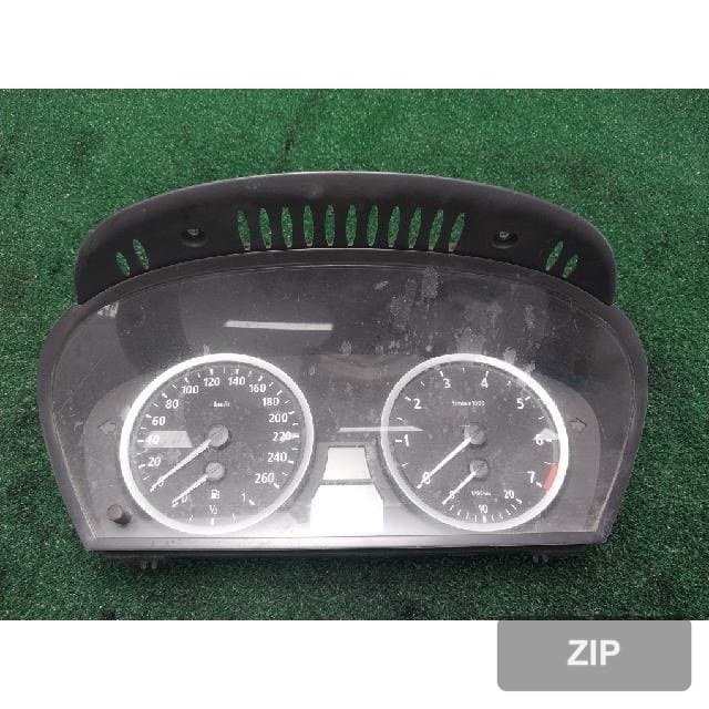 BMW 525i 2004 — приборная панель 6211-6 945 625