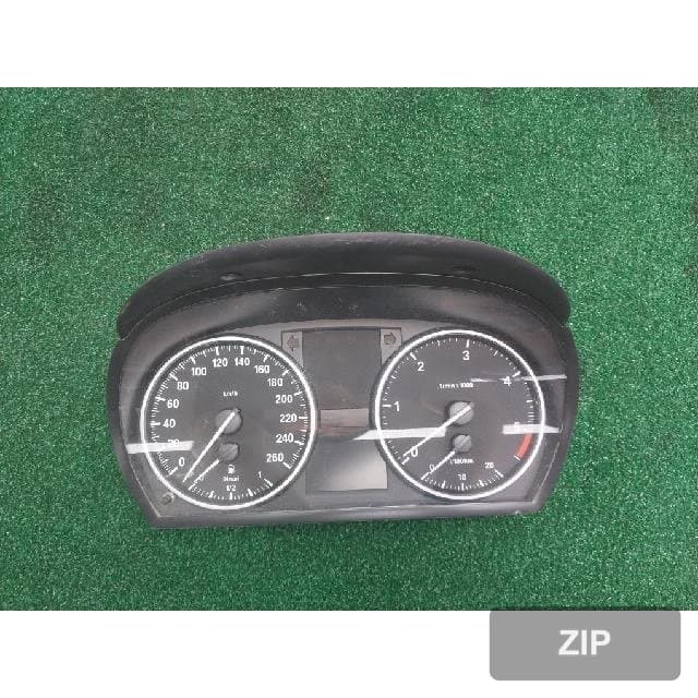 BMW 320d sedan 2010 — приборная панель 9187344-01