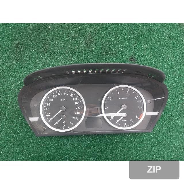 BMW 530i sedan 2005 — панель приборов A2C53103634